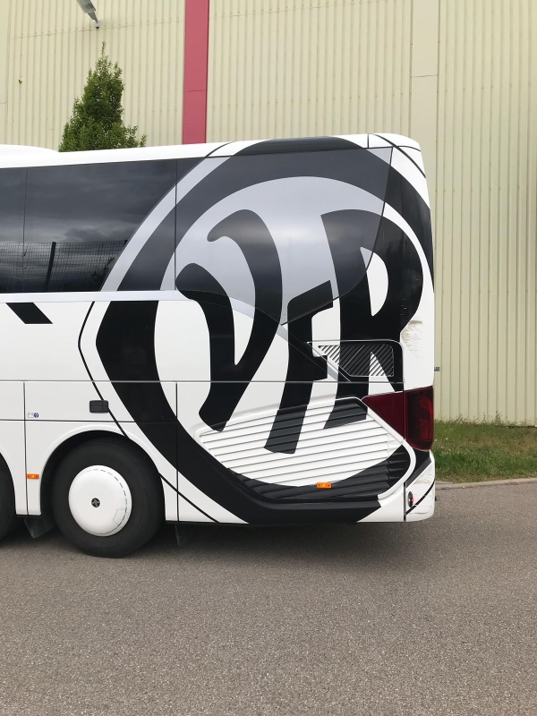 Der Mannschaftsbus02